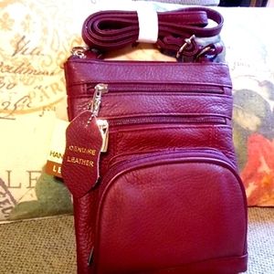 NWT★MADE WELL★GENUINE LEATHER Cross Body! Loaded With Compartments & Pockets!